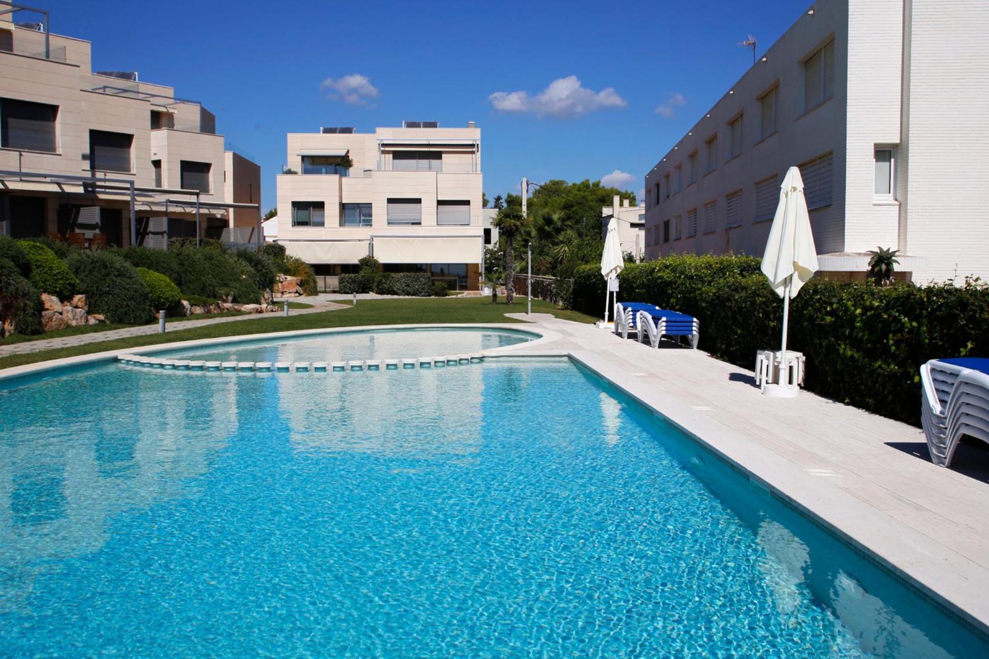 فيلا At014 A Pocos Metros De La Playa, Equipamiento Completo, Piscina Comunitaria تورّيذيمْبَرّا المظهر الخارجي الصورة
